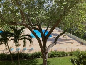 7800 Camino Real, Unit Village of Kings Creek in Miami, FL - Building Photo - Building Photo
