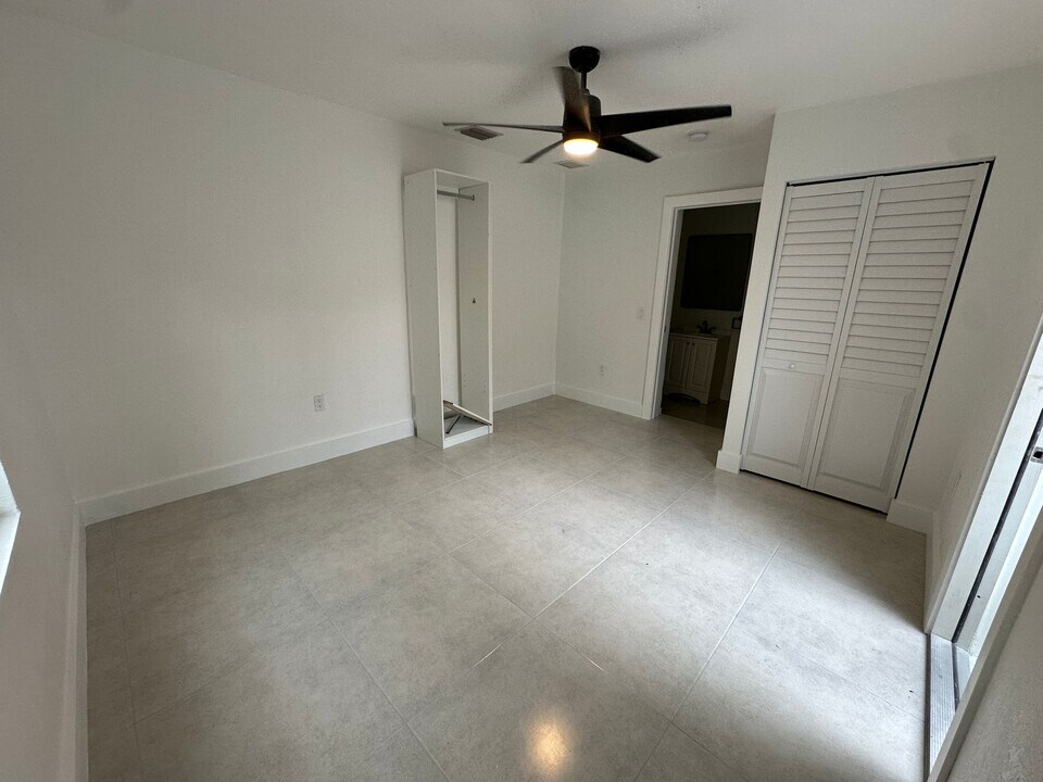 111 NW 68th St in Miami, FL - Building Photo