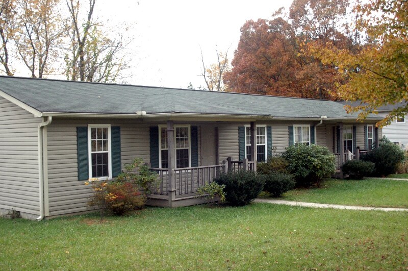 614 Higate Rd in Hendersonville, NC - Building Photo