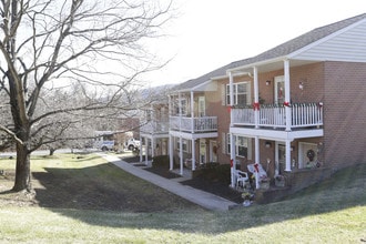 Potomac Terrace in Harpers Ferry, WV - Foto de edificio - Building Photo