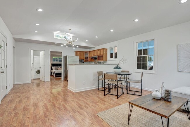 545 W Dana St in Mountain View, CA - Building Photo - Building Photo