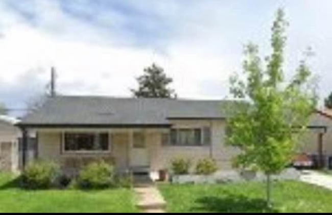 property at 1582 S King St