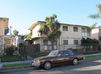 4004 Palmwood Dr in Los Angeles, CA - Foto de edificio - Building Photo