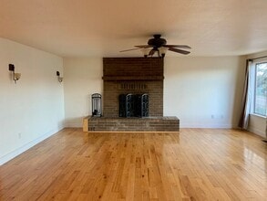1435 Lakeshore Dr in Klamath Falls, OR - Foto de edificio - Building Photo