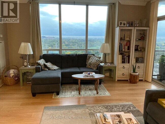 5233 Dundas St W in Toronto, ON - Building Photo - Building Photo