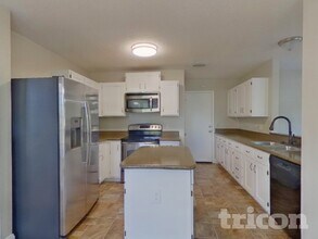 10629 Satinwood Cir in Orlando, FL - Foto de edificio - Building Photo