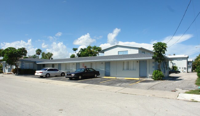 Lake Worth Villas in Lake Worth, FL - Building Photo - Building Photo