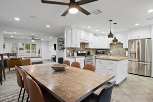 8336 E Sells Dr in Scottsdale, AZ - Building Photo