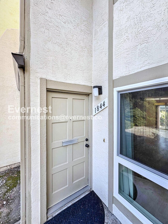 1844 Tesoro Ct in Pinole, CA - Building Photo - Building Photo