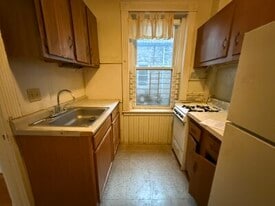 24 Pratt St, Unit 4 in Boston, MA - Building Photo