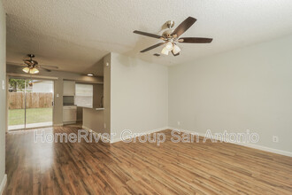 4734 Casa Verde St in San Antonio, TX - Building Photo - Building Photo