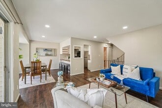 9853 Lake Shore Dr in Gaithersburg, MD - Building Photo - Building Photo