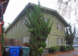 1530 22nd St in Sacramento, CA - Foto de edificio - Building Photo