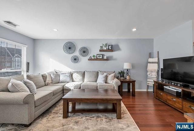 1099 Coventry Way in Mahwah, NJ - Building Photo - Building Photo