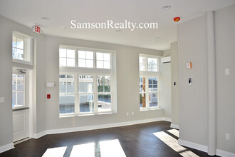 185 Washington Rd in Barrington, RI - Building Photo - Building Photo