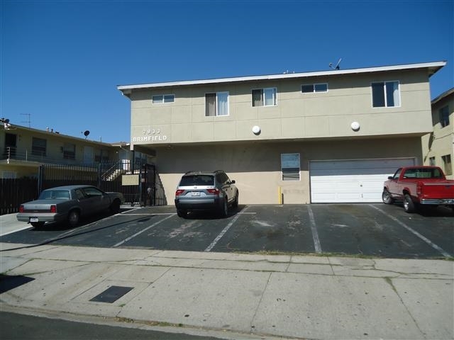 7933 Brimfield Ave in Panorama City, CA - Building Photo