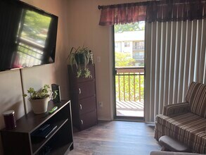 4220 Crystal Ct, Unit 3D in Hampstead, MD - Foto de edificio - Building Photo