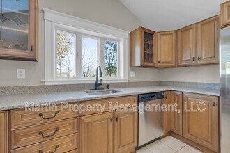 2 Bellevue Ave in Wakefield, MA - Building Photo - Building Photo