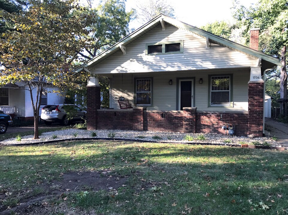 1734 Fairchild Ave in Manhattan, KS - Building Photo