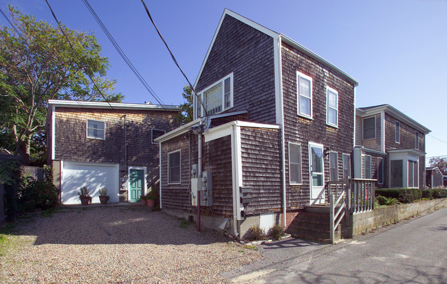 5 Washington Ave in Provincetown, MA - Building Photo - Building Photo