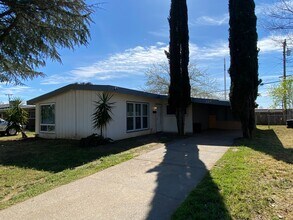 127 Morningstar Ave in Oroville, CA - Building Photo - Building Photo