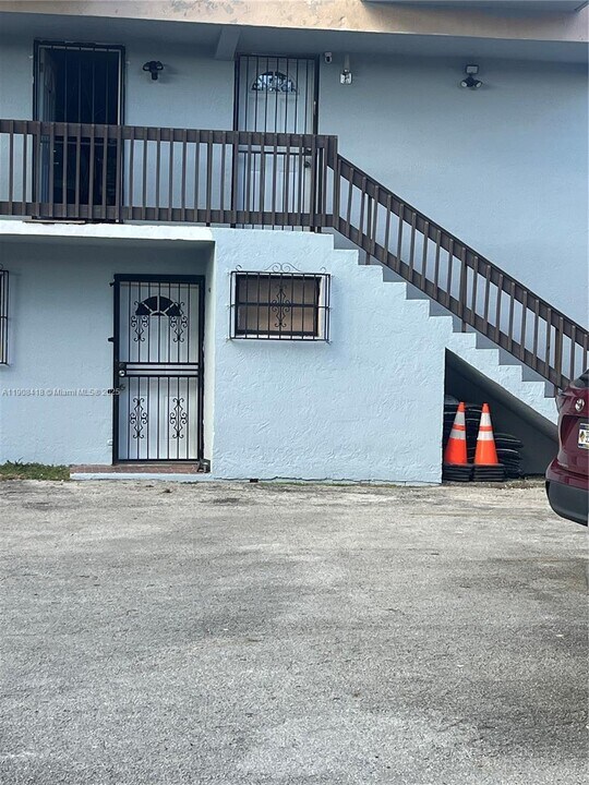 2255 W 55th St in Hialeah, FL - Building Photo