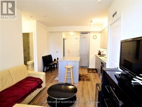 36 Elm Dr W in Mississauga, ON - Building Photo - Building Photo