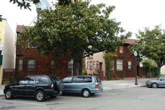 2930-2932 Adeline St in Berkeley, CA - Foto de edificio - Building Photo