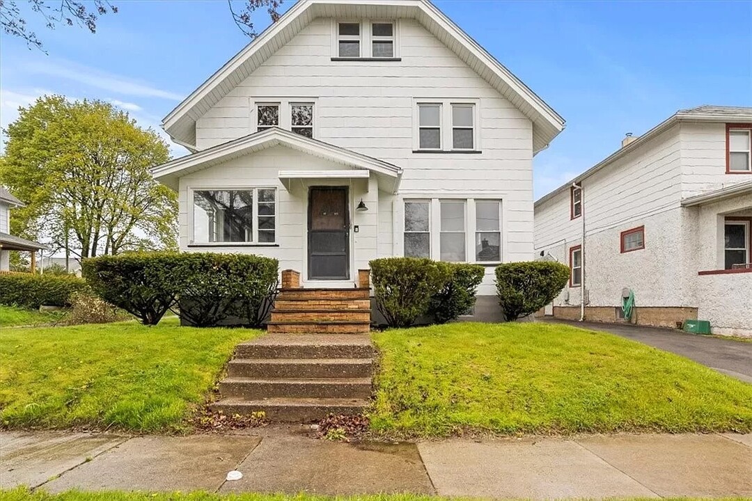 86 Spencer Rd, Unit 1 in Rochester, NY - Building Photo