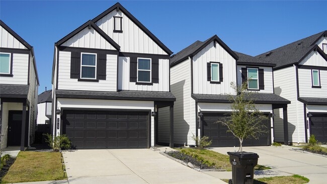 property at 2913 Crown Gate Dr