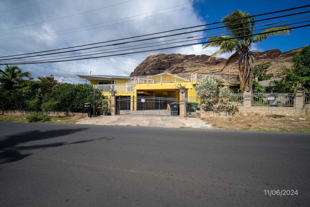 87-871 Hakimo Rd in Waianae, HI - Building Photo