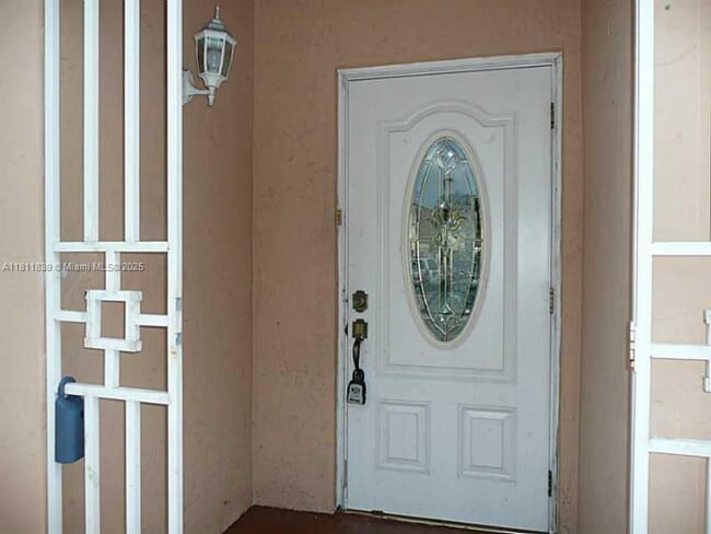 200 NW 114th Ave in Miami, FL - Building Photo - Building Photo