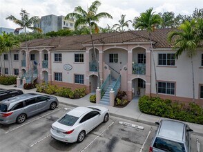 2250 NW 78th Ave in Hollywood, FL - Building Photo - Building Photo