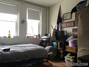 1800 Commonwealth Ave in Boston, MA - Building Photo - Building Photo