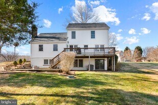 7329 Fleetwood Ct in Warrenton, VA - Building Photo