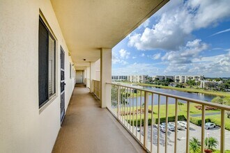 14426 Amberly Ln in Delray Beach, FL - Building Photo - Building Photo