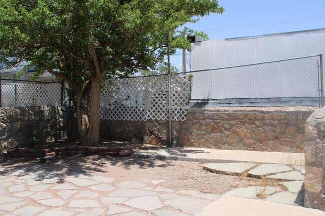 3526 NATIONS 1/2 in El Paso, TX - Building Photo - Building Photo