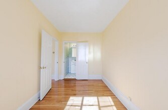 511 Beacon St, Unit 12 in Boston, MA - Building Photo - Building Photo