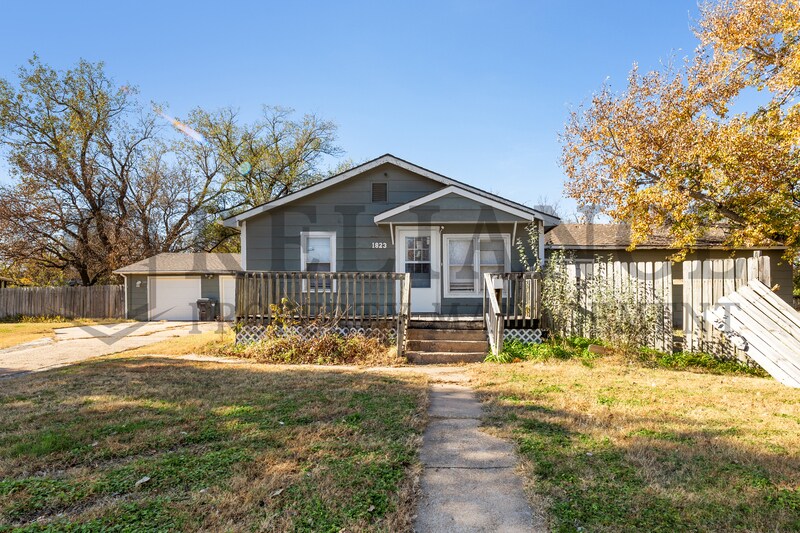 1823 S Hiram St in Wichita, KS - Building Photo