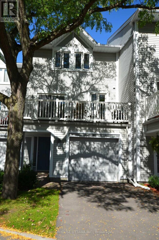 property at 16 Forsyth Ln