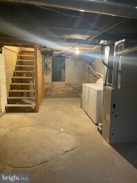 725 E Biddle St photo'