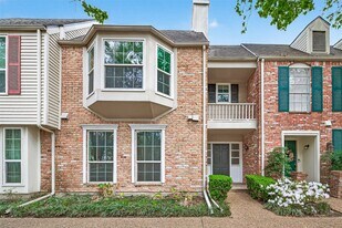 13244 Trail Hollow Dr in Houston, TX - Building Photo