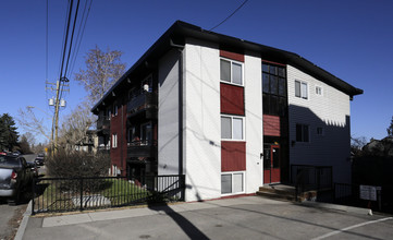 2320 14A St SW in Calgary, AB - Building Photo - Primary Photo