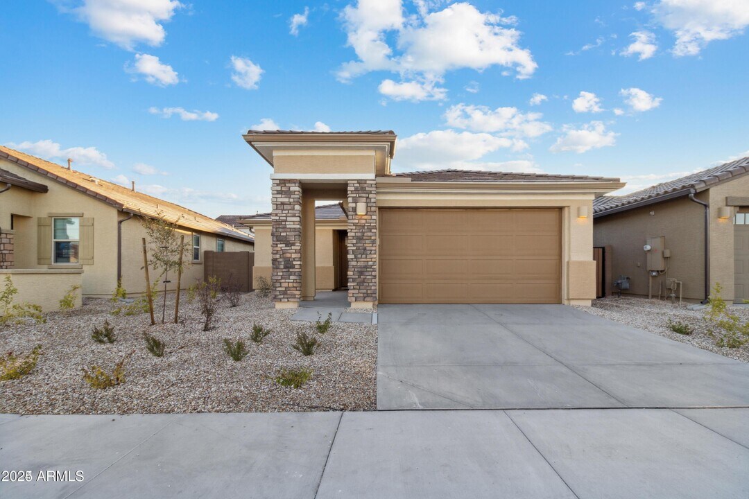 5831 N 89th Dr in Glendale, AZ - Building Photo