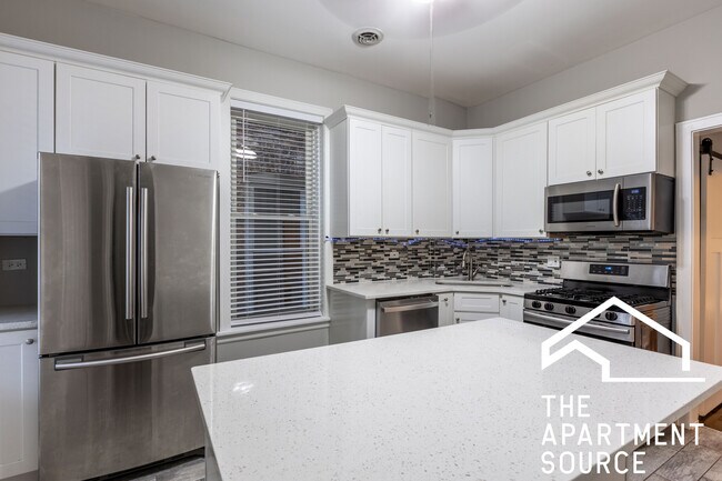 2622 W Crystal St in Chicago, IL - Building Photo - Building Photo