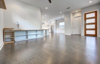 921 E 50th St in Austin, TX - Building Photo - Building Photo