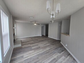 6821 Willowbrook Dr in Fayetteville, NC - Building Photo - Building Photo