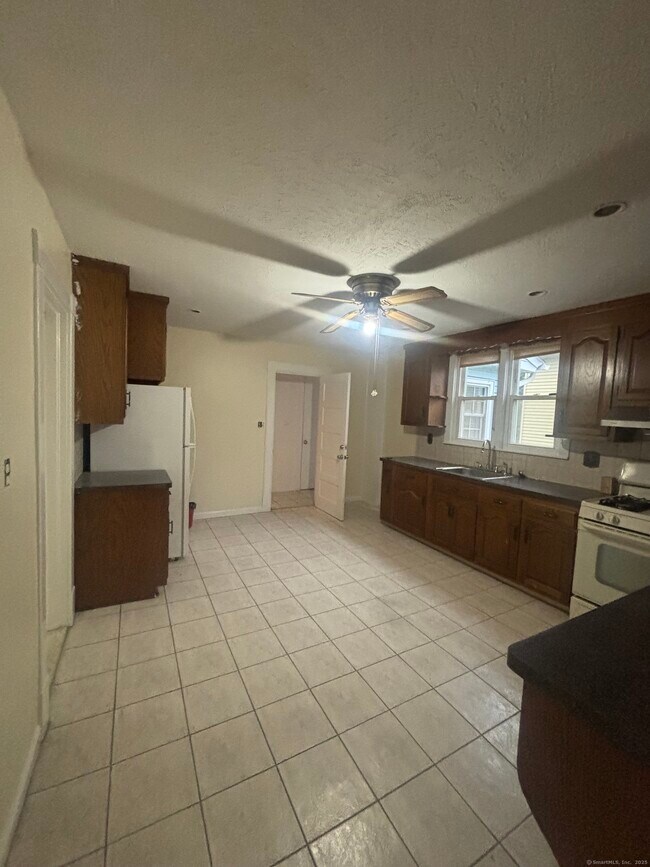 85 S Burritt St in New Britain, CT - Building Photo - Building Photo