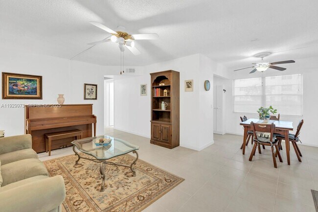 130 Brighton Dr in Boca Raton, FL - Building Photo - Building Photo