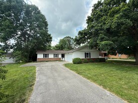 3025 Greenbrier Ave in West Lafayette, IN - Building Photo